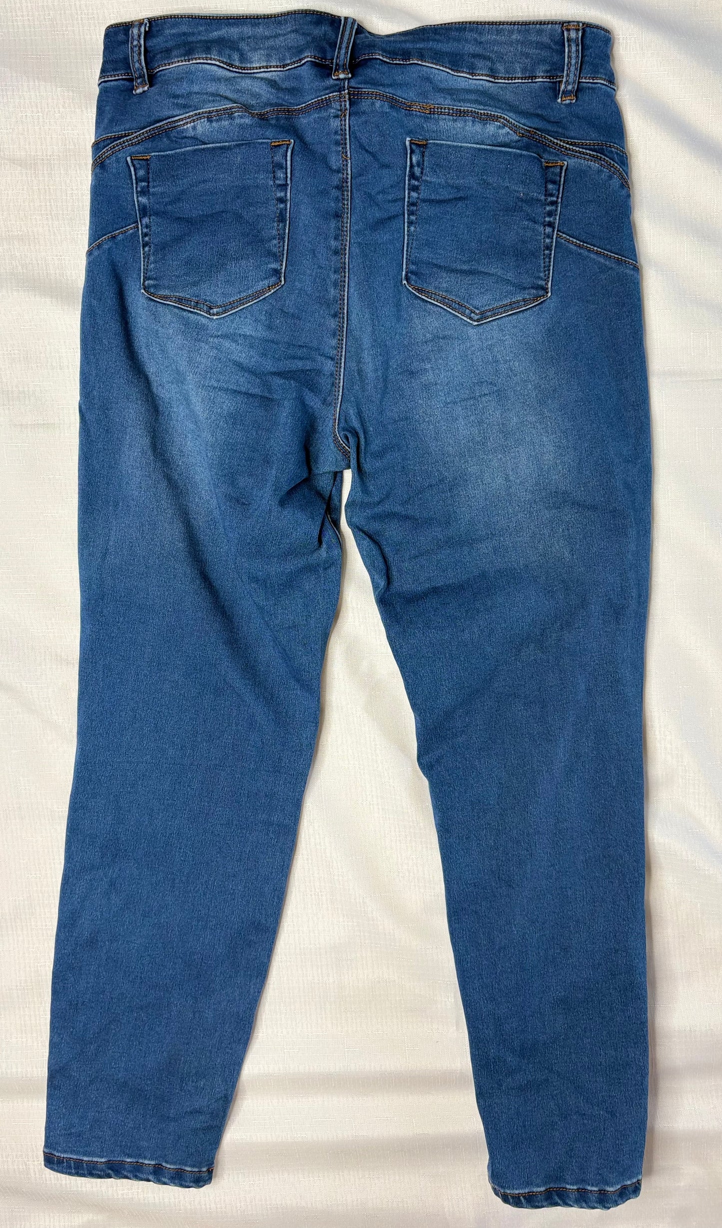 'Rockmans' Studded Capri Jeans