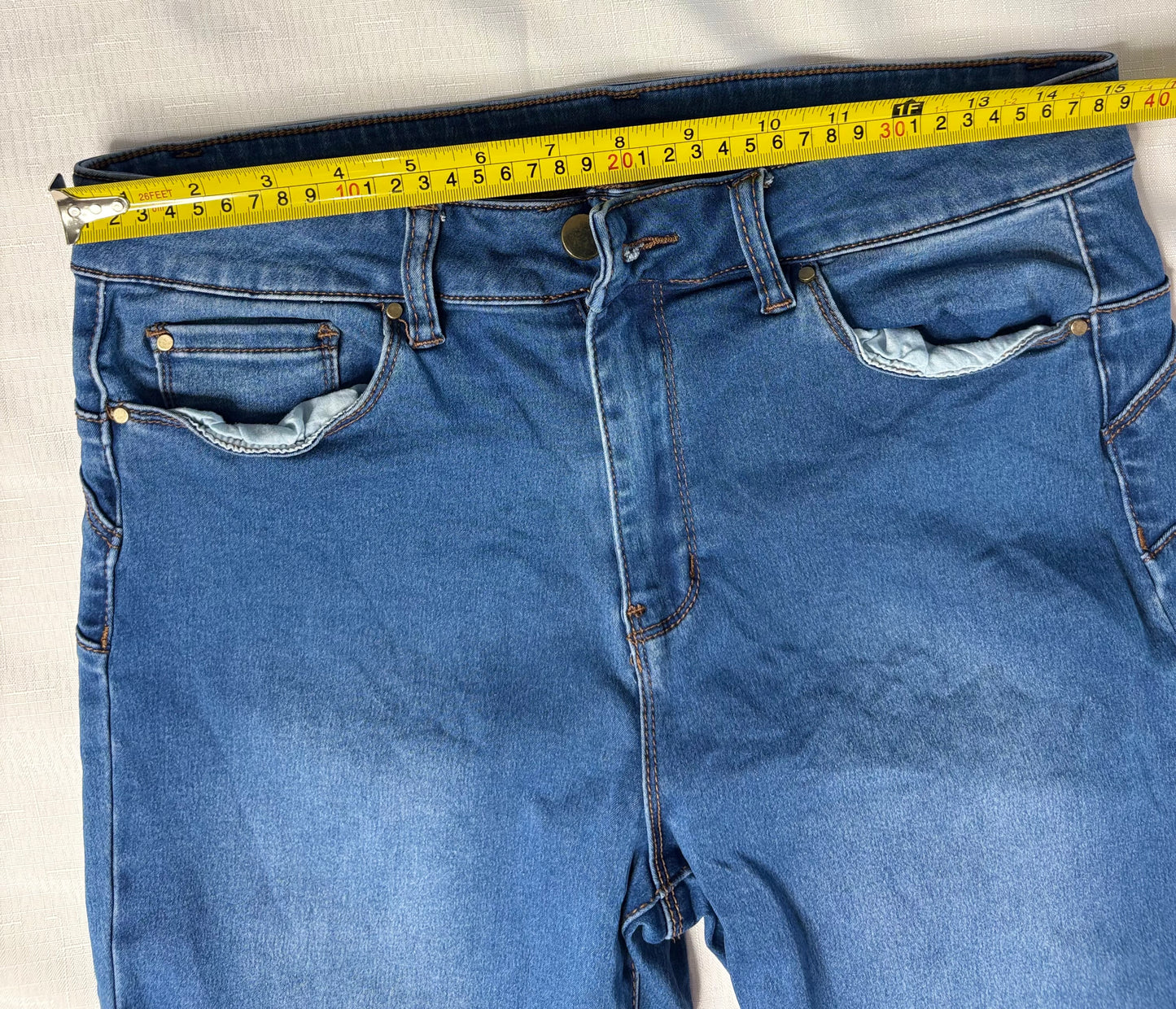 'Rockmans' Studded Capri Jeans