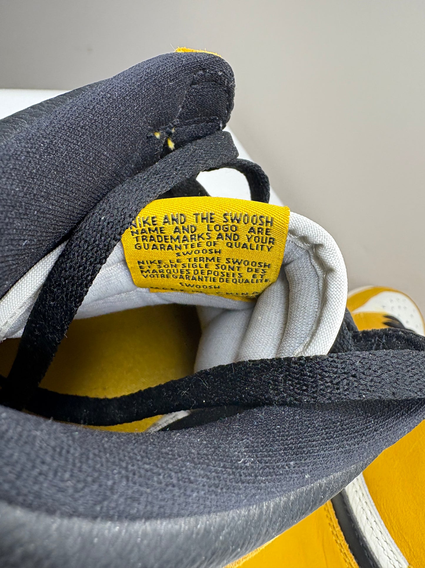 'Nike' Air Jordan 1 Retro High OG Yellow Ochre