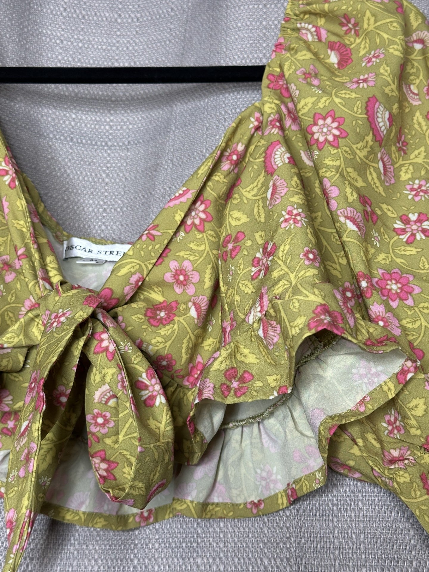 *NEW 'Oscar Street' Satin Lime Green Floral Bolero
