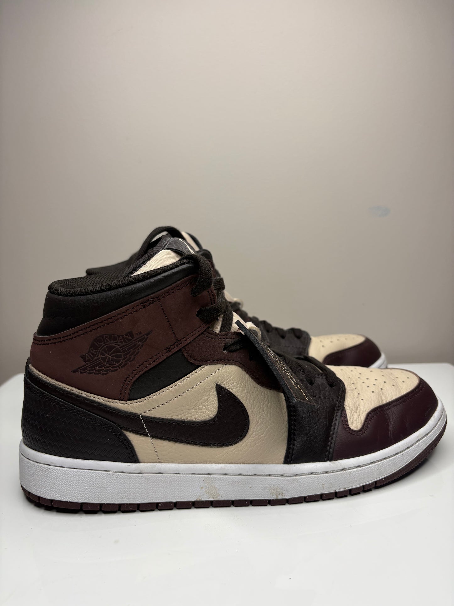 'Nike' Air Jordan 1 Mid SE Paris YMCA
