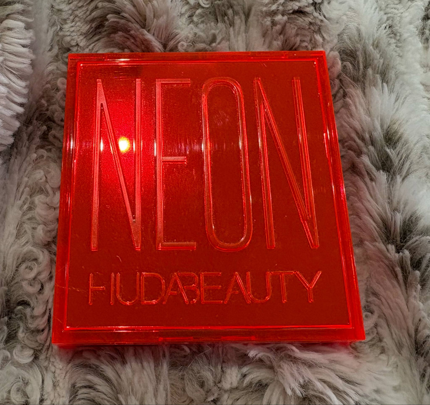 ‘Huda Beauty' Neon Eyeshadow Palette