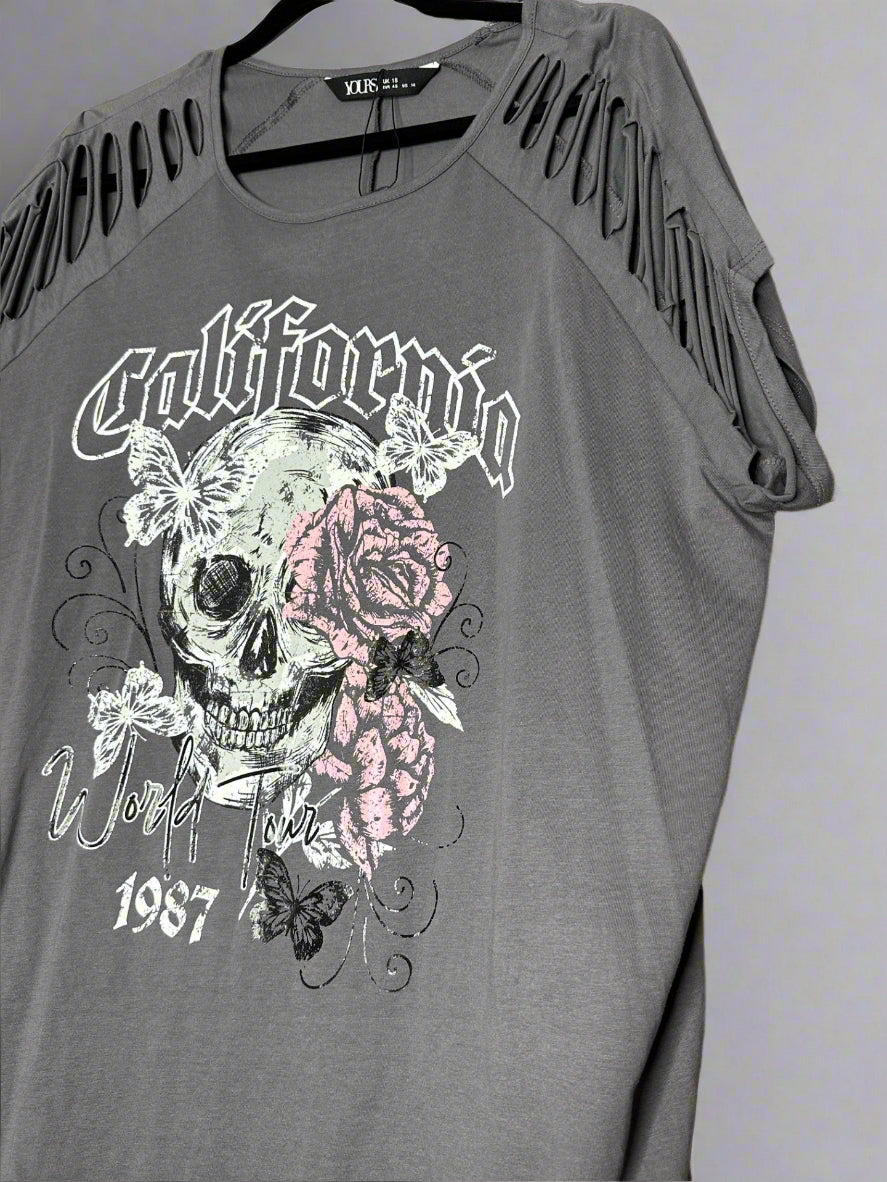 *NEW 'Yours' Skull Print T-Shirt