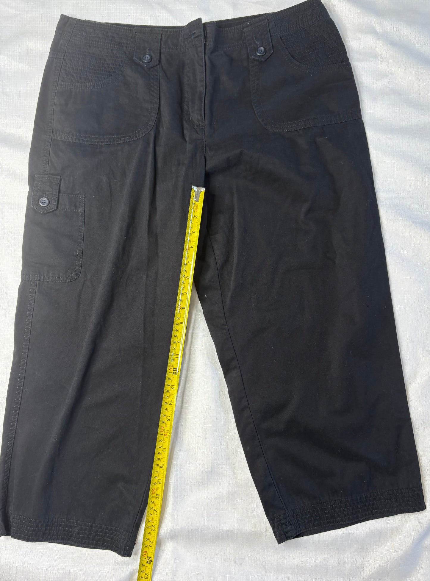 'Rockmans' Cropped Embroidered Black Jeans