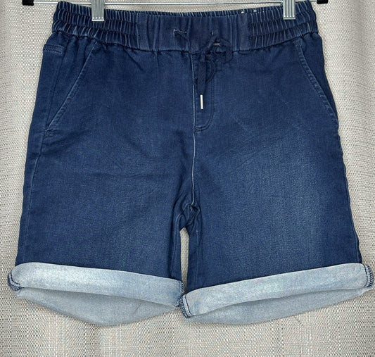 Blue shorts with Elasticated waist &  rolled-up hem 