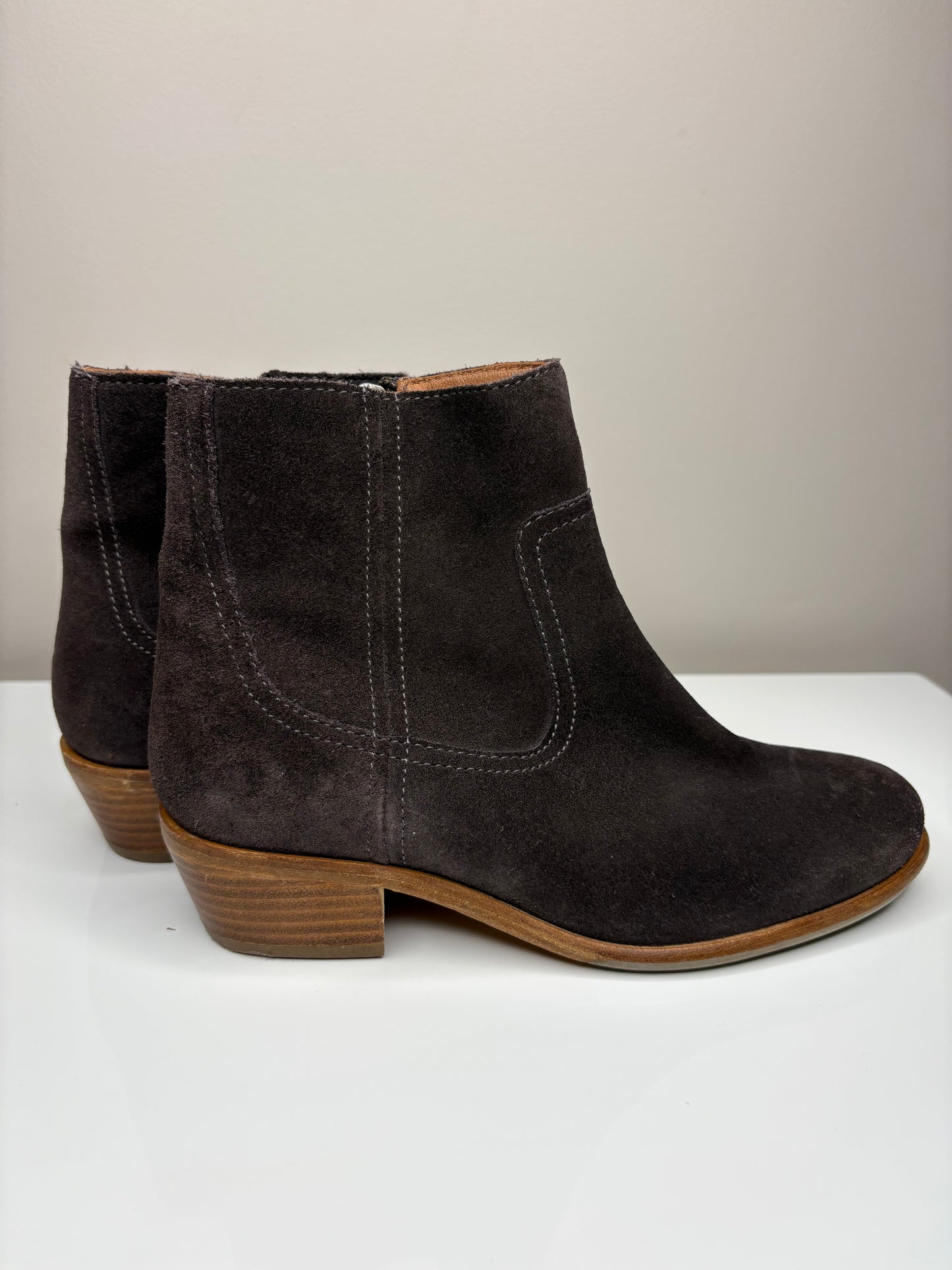 Country Road Boots SZ 6.5