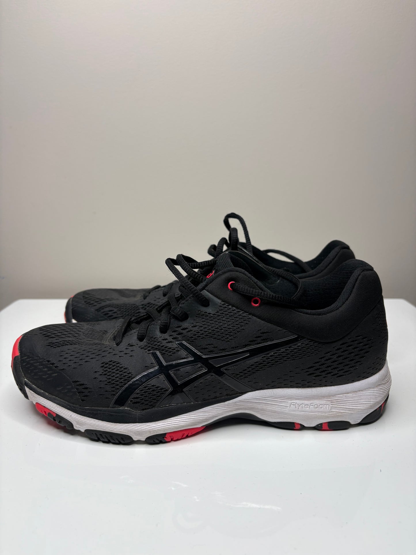 ASICS Netburner SZ US 8.5