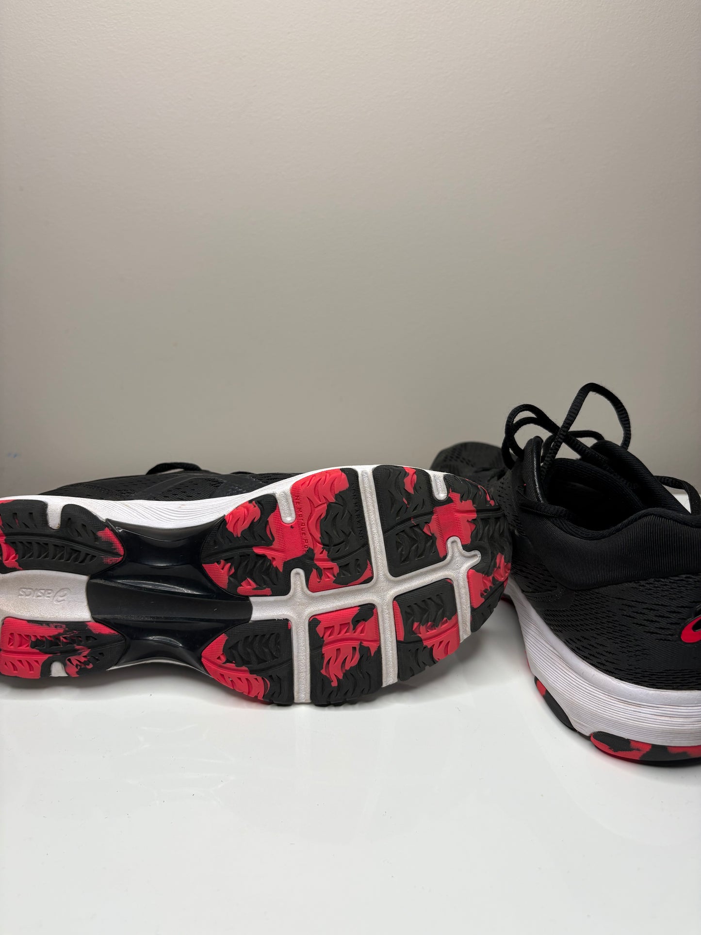 ASICS Netburner SZ US 8.5