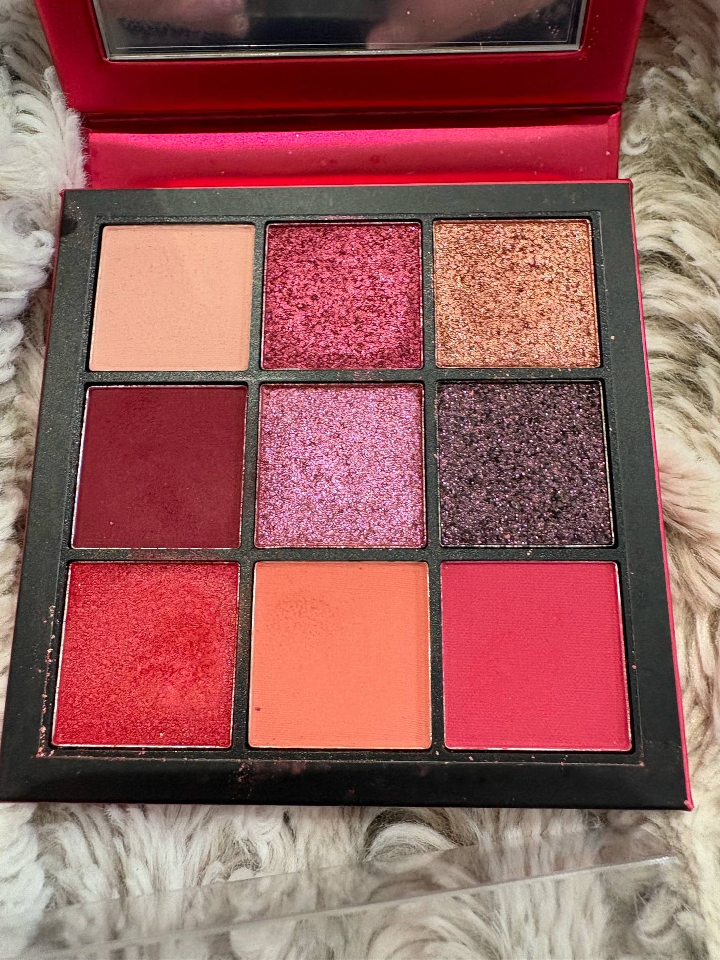 *NEW 'Huda Beauty' Ruby Obsessions Eyeshadow Palette