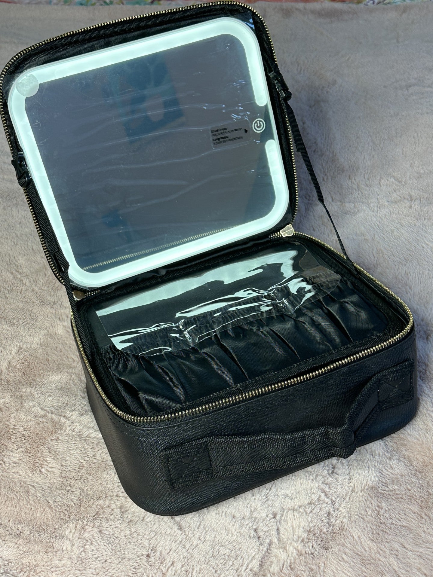 *NEW 'OMIRO' Black Led Beauty Case
