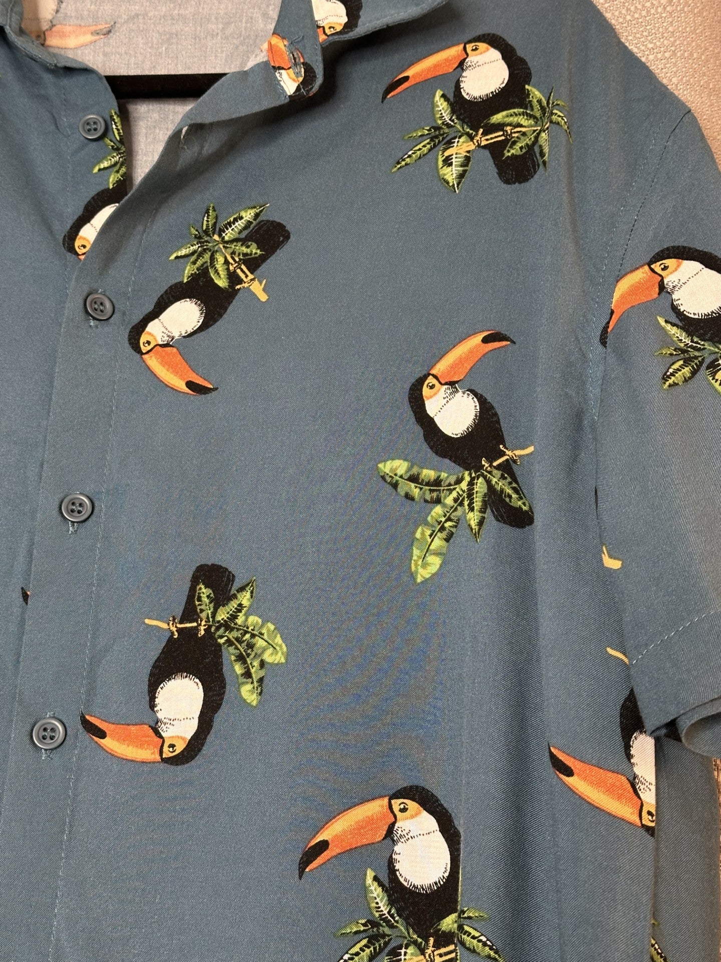 *NEW 'Jay Jays' Blue Toucan Print Button Up Shirt