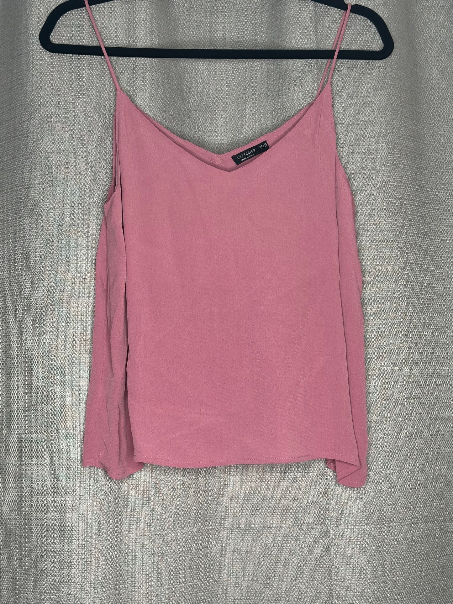 Pink sleeveless top 